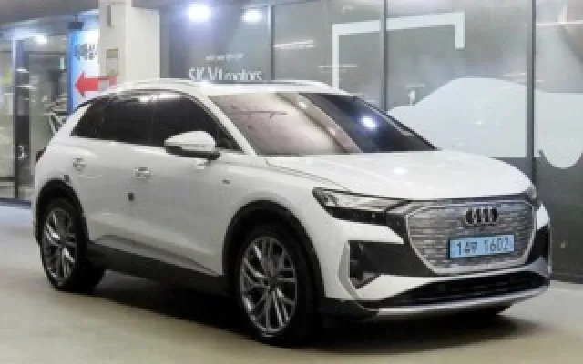 아우디 Q4 2025/05 28,387km