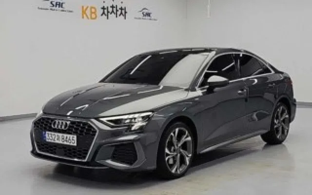 아우디 A3 2023/08 27,232km